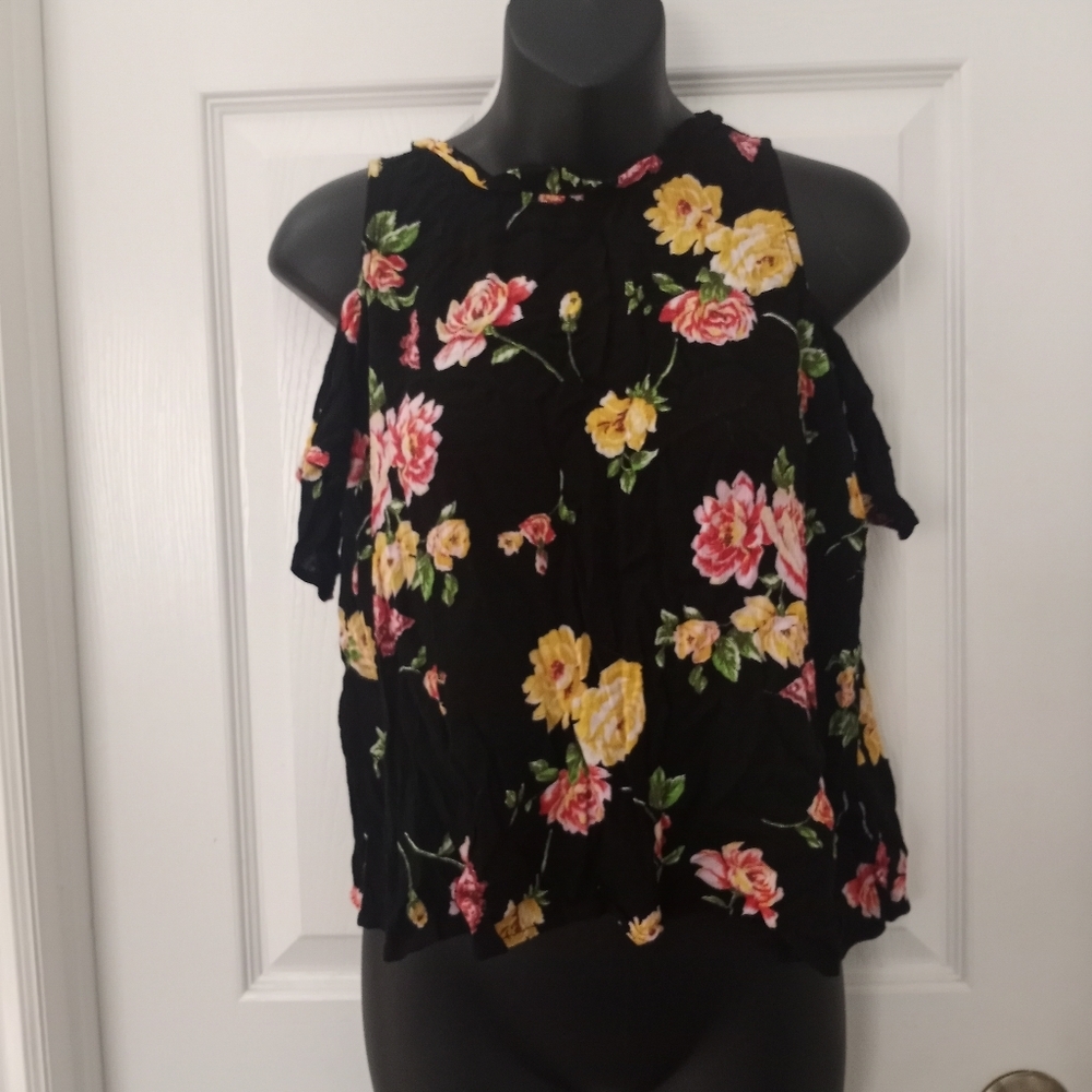 👠LOVE FIRE off The Shoulder Blouse👠
